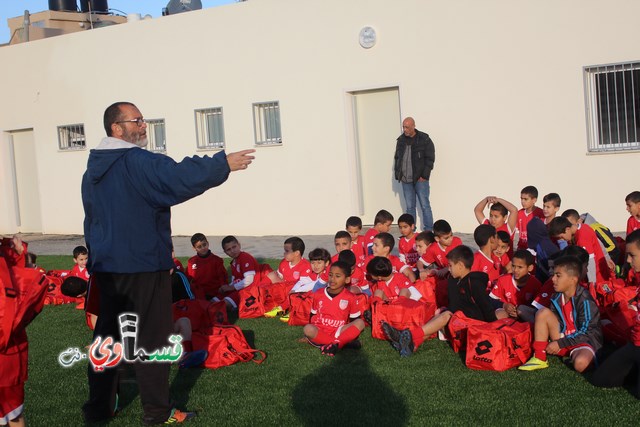 فيديو: قفزوا كالغزلان والفرحة والدموع تغمران شاكرين الرحمن وابو العبد بالحسبان في افتتاح ملعبهم الخضراوان   